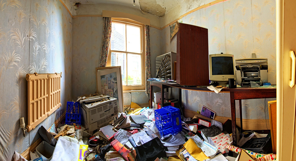 2013.06.08 - Abandoned Hotel in Wroxham - Office1