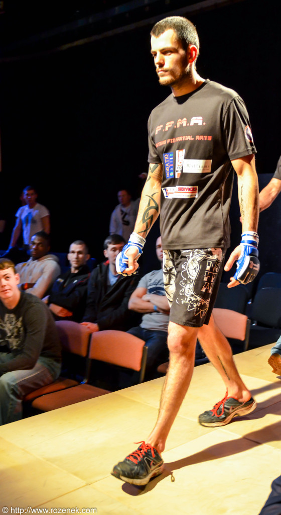 Fight 04 - 02